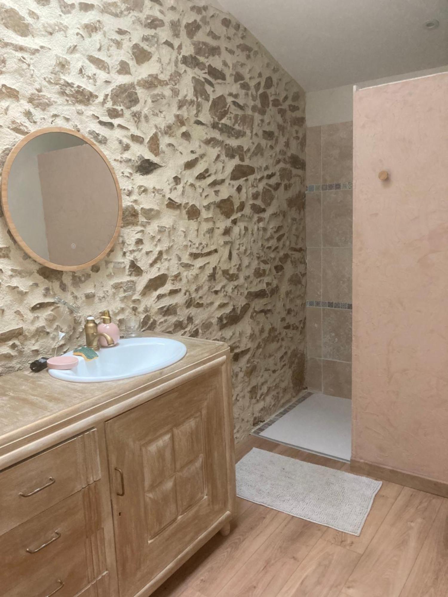 Premier Etage D Une Jolie Maison A La Campagne Montravers Exterior foto